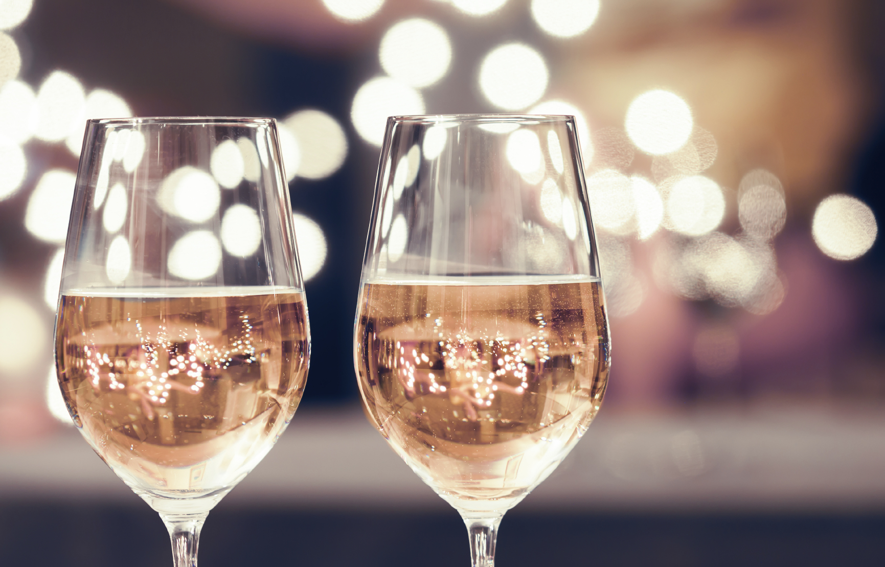 Rosévin i glasen